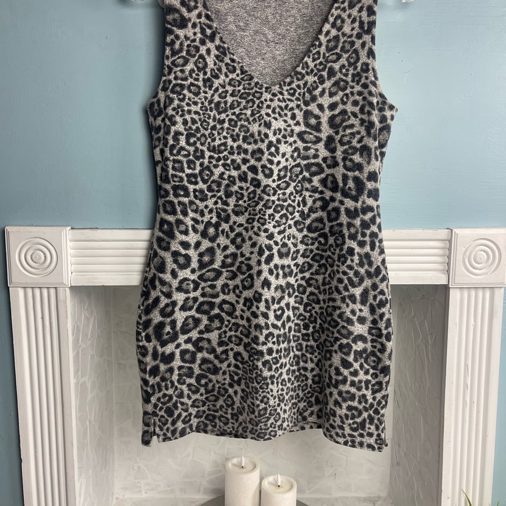 White House Black Market Gray Leopard Print Soft Textured BodyCon Mini Dress